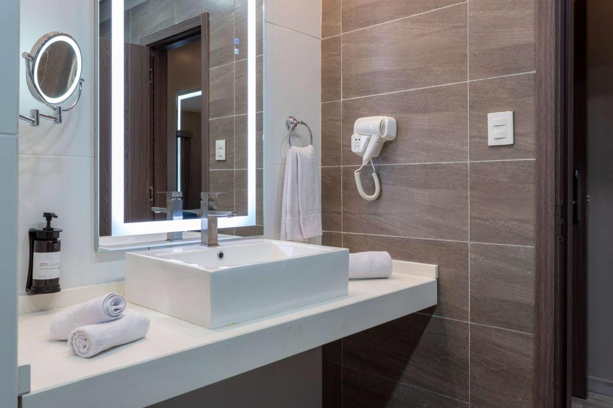 Tryp By Wyndham Asuncion Hotel ภายนอก รูปภาพ