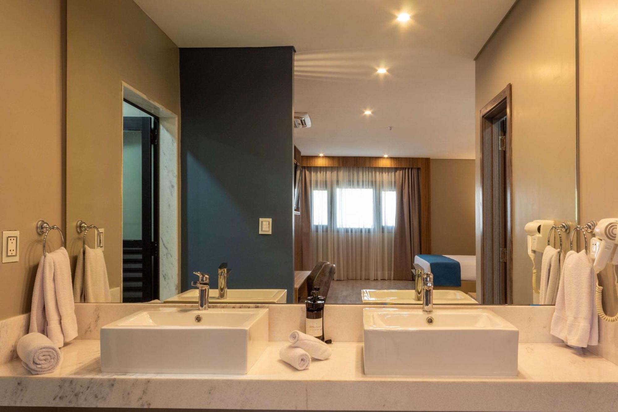 Tryp By Wyndham Asuncion Hotel ภายนอก รูปภาพ
