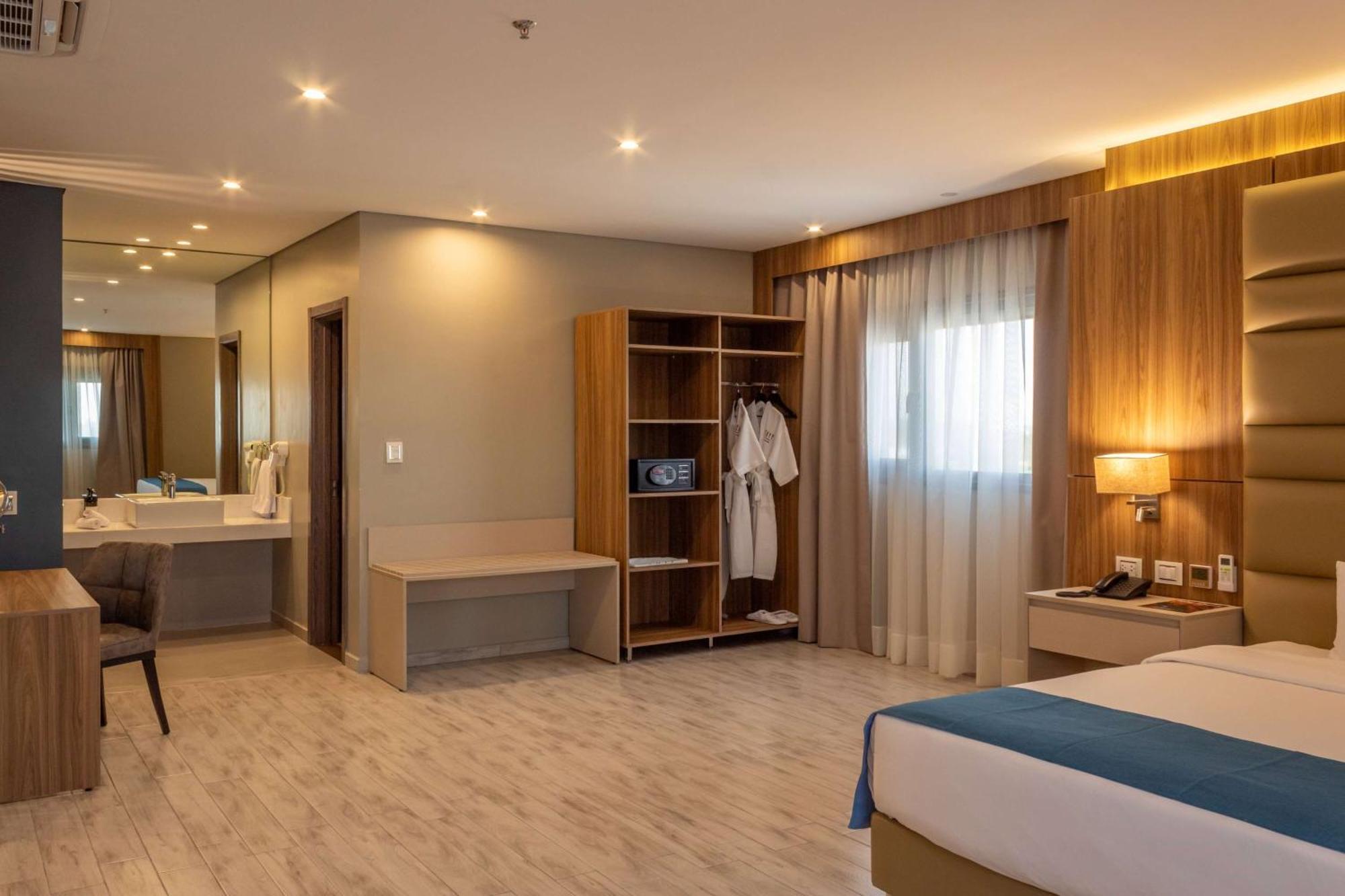 Tryp By Wyndham Asuncion Hotel ภายนอก รูปภาพ